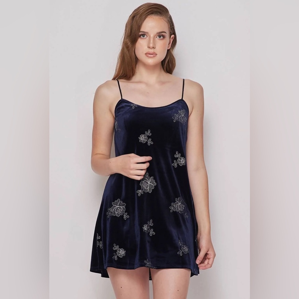 TEEZEME VELVET MINI DRESS